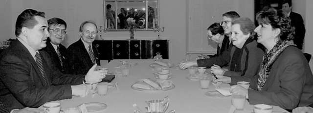 Є. Марчук і В. Чорновол на зустрічі з держсекретарем США Мадлен Олбрайт (Київ, 1998 рік)