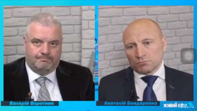 В Черкасах чиновник міськради напав на відомого тележурналіста Валерія Воротника_3