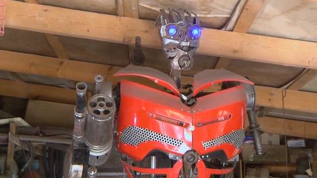 На Херсонщині чоловік створює скульптури з металобрухту_1