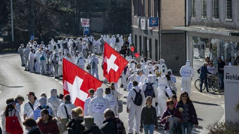 Швейцарія ізолюється: в'їзд до країни без сертифіката про вакцинацію буде заборонено