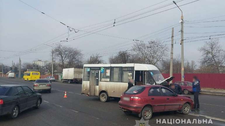 Легковик протаранив маршрутку з пасажирами в Полтаві