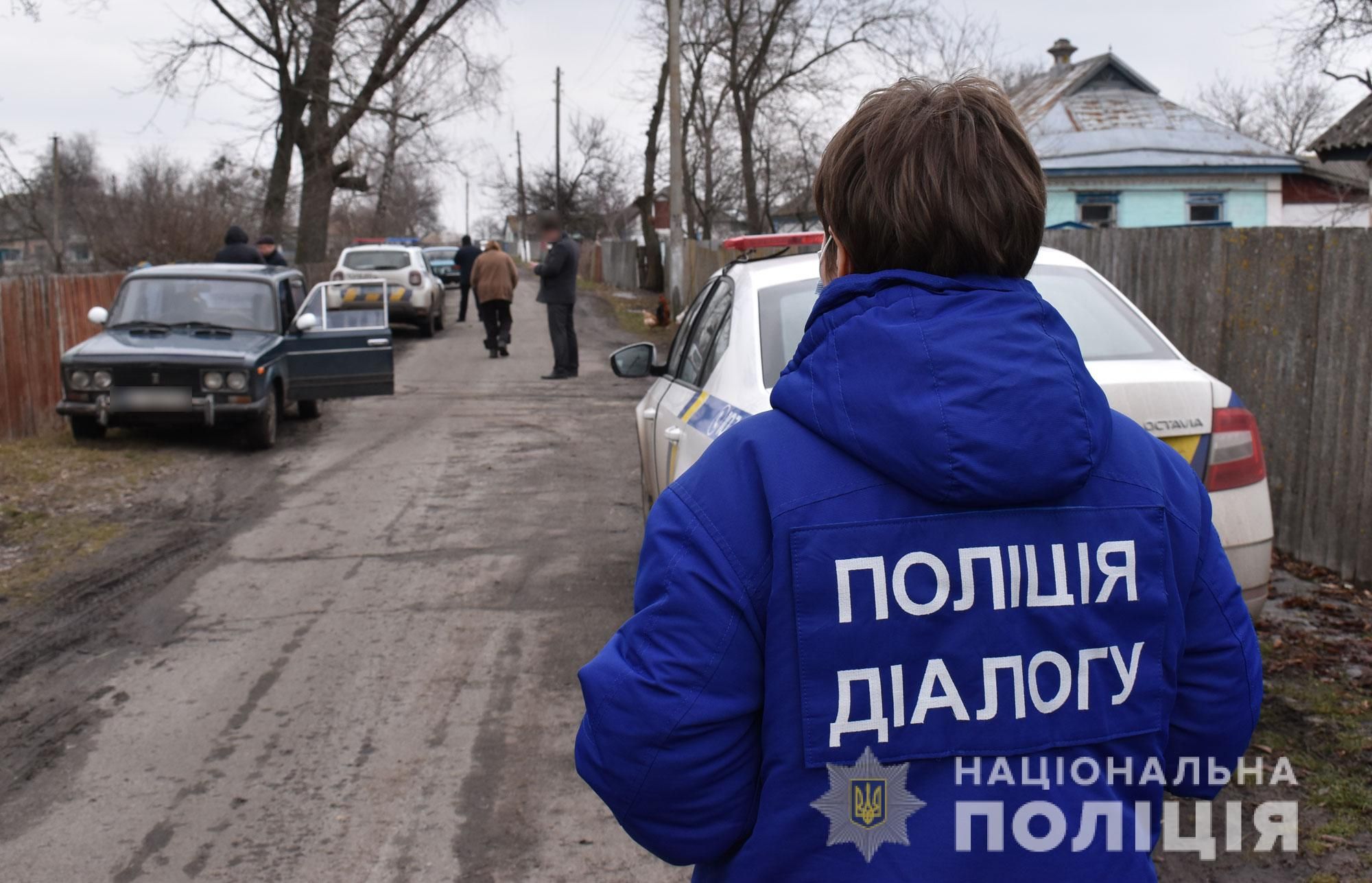 На Полтавщині поліція дві години вмовляла чоловіка від самогубства