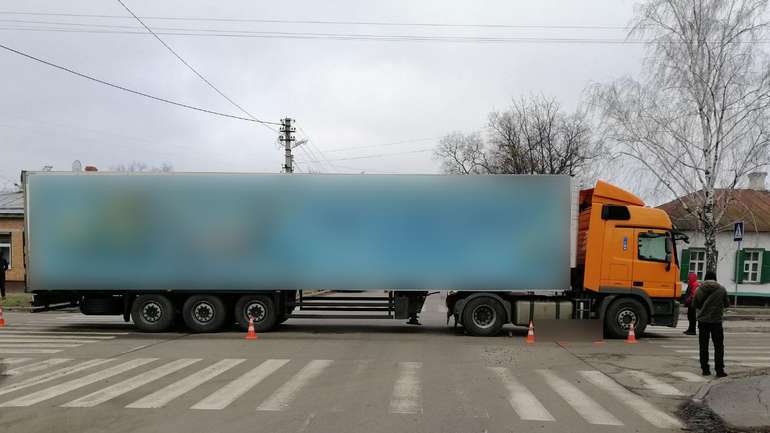 На перехресті в Полтаві фура розчавила літню жінку