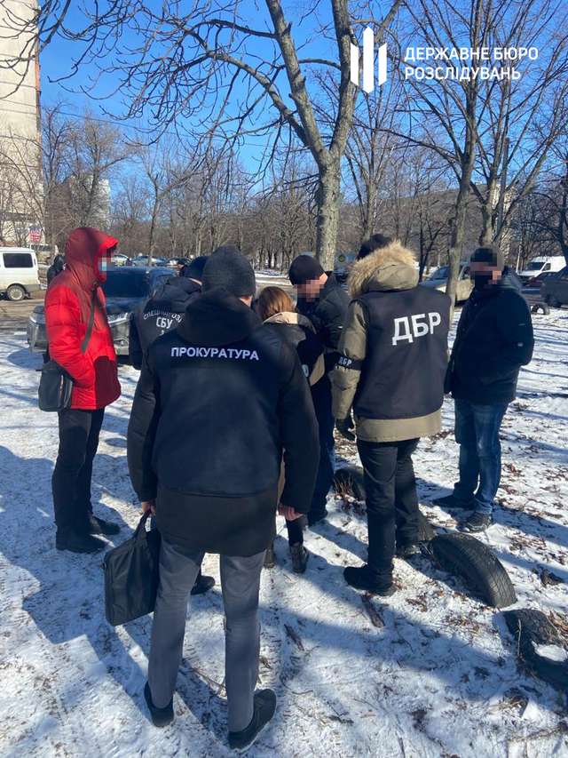 Полтавські слідчі ДБР затримали поліцейського з хабарем_2