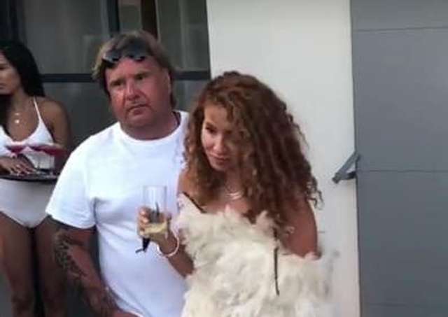 Володимир Галантернік (по центру)