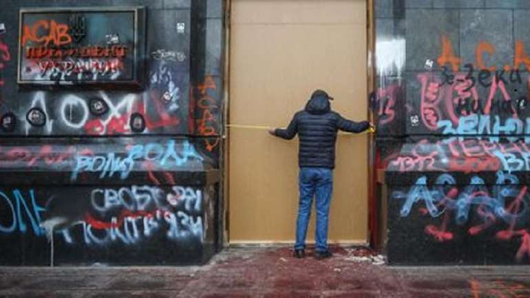 Гончаренко заявив, що готовий відмити стіни Офісу президента за 80 тисяч гривень, а не за 2 мільйони