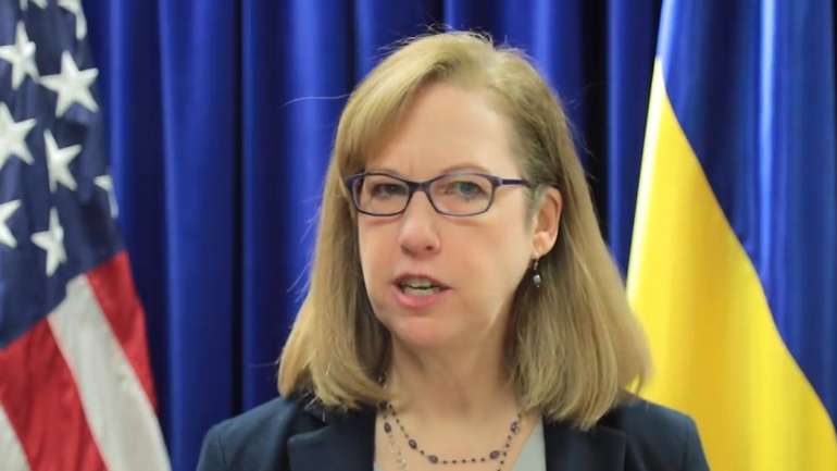 Тимчасова повірена у справах США в Україні Крістіна Квін висловила невдоволення провокаціями Авакова