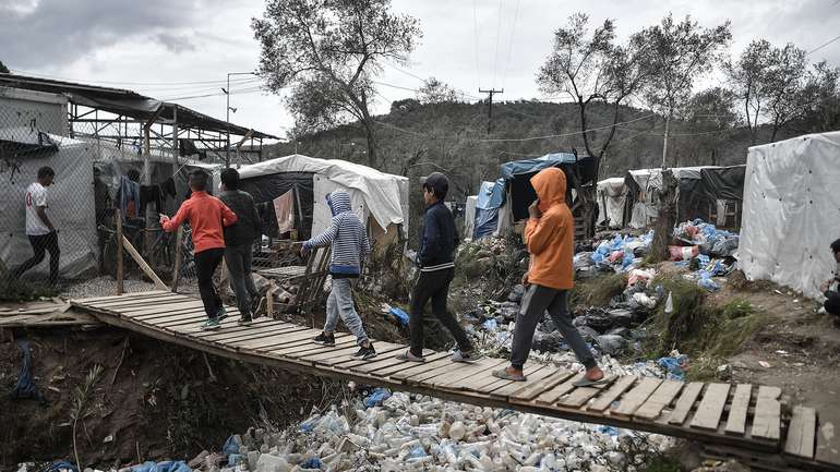 Нелегалам COVID-19 не страшний: ЄС профінансує будівництво нових таборів для мігрантів