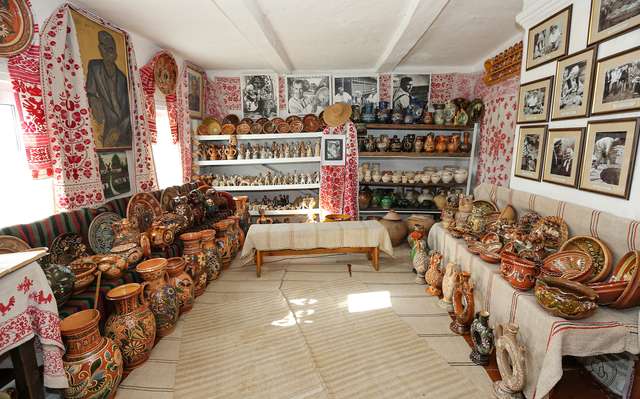 Музей-садиба гончарської родини Пошивайлів