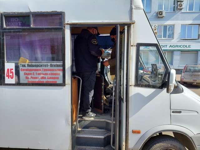 Водіям Полтави виписали 55 протоколів за порушення карантину_5