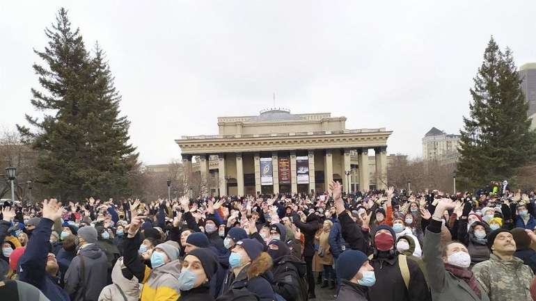 У Росії поновилися масові антипутінські мітинги