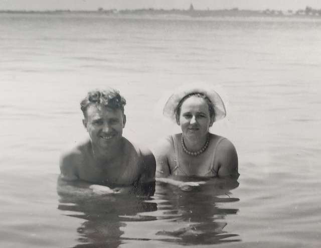 На відпочинку з дружиною. Геленджик 1961 р.