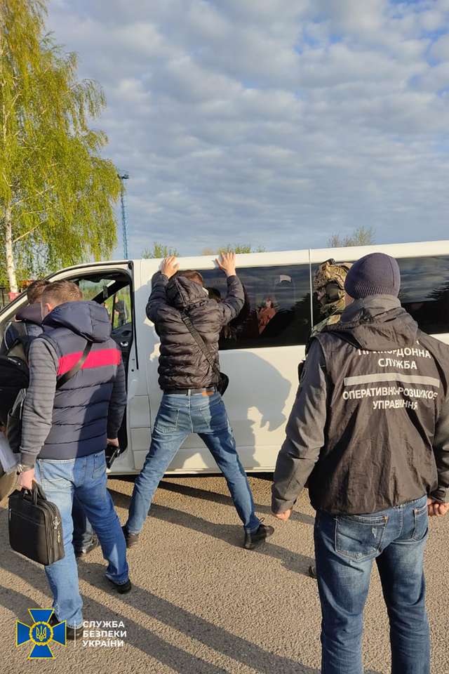 СБУ викрила нелегальних перевізників, які сплачували «податки» бойовикам_1