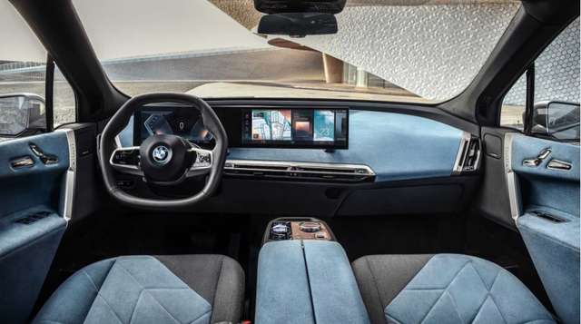 BMW оголосила старт продажів кросовера iX в Україні_6