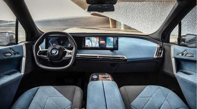 BMW оголосила старт продажів кросовера iX в Україні_5