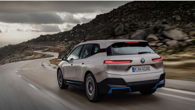 BMW оголосила старт продажів кросовера iX в Україні_7