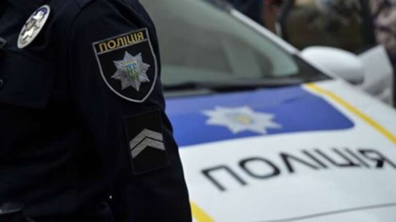 У Києві патрульний поліції підробив собі водійське посвідчення, але його не покарали