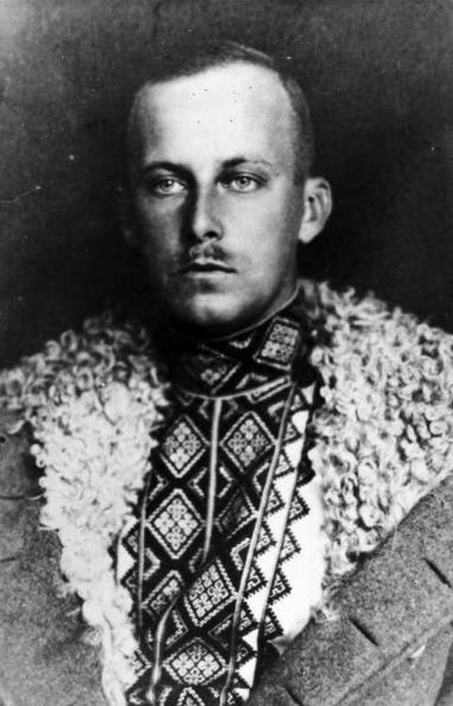 У Києві неподалік Лук’янівського СІЗО відкрили пам'ятник ерцгерцогу Василю Вишиваному_3