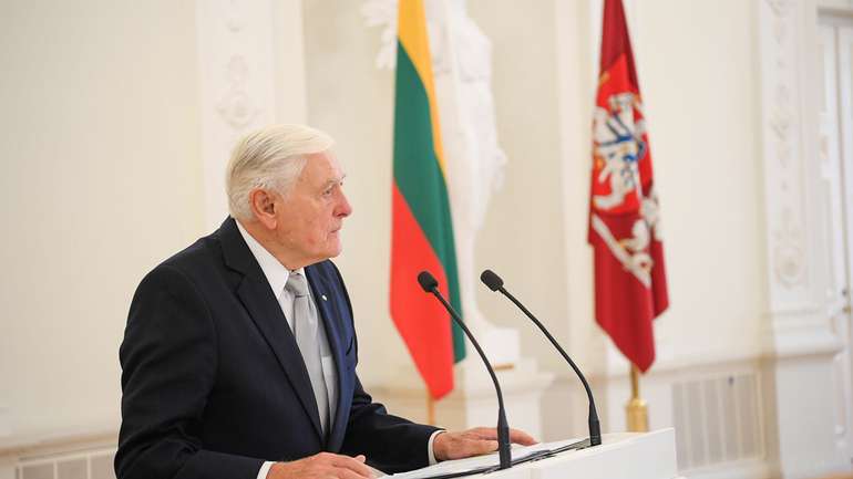 Лукашенківські прокурори хочуть допитати експрезидента Литви у справі геноциду