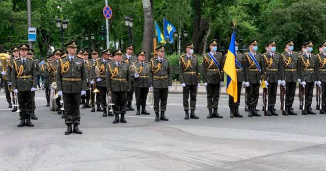 Роздуми під час прощання з генералом Віктором Гвоздем_1