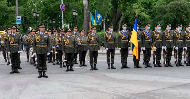 Роздуми під час прощання з генералом Віктором Гвоздем_2