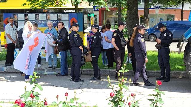 Поліція з українським народом