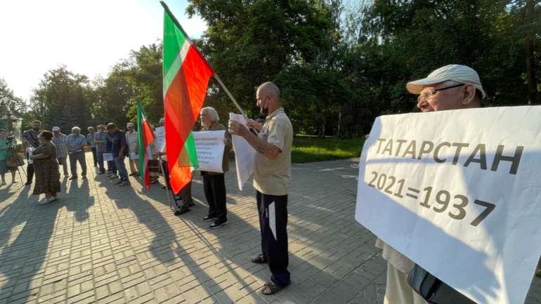Путінська банда наслідує Івана Грозного і Сталіна, — діячі татарського національного руху