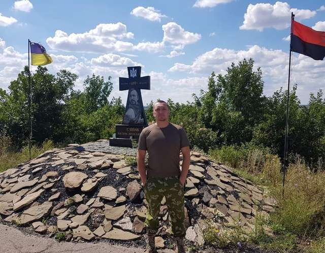 П'ять років тому в бою з російським агресором загинув соліст Паризької опери Василь Сліпак_3