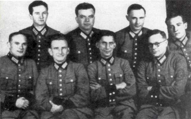 Роман Шухевич із бійцями батальйону