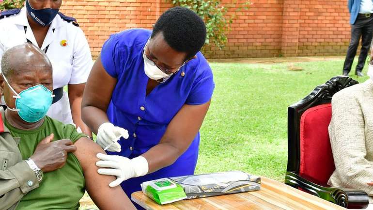 Громадянам Уґанди вкололи фальшиву вакцину