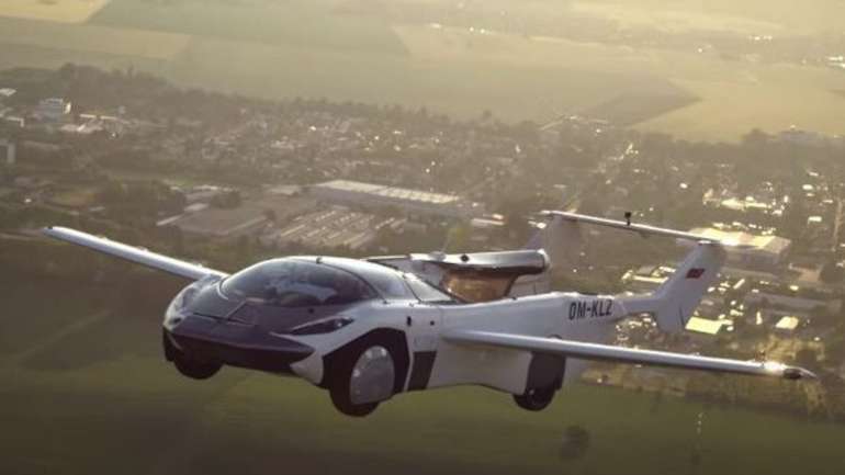 Перший рейс літаючого автомобіля між двома міжнародними аеропортами