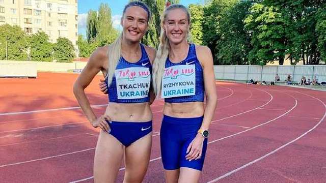 Анна Рижикова та Вікторія Ткачук