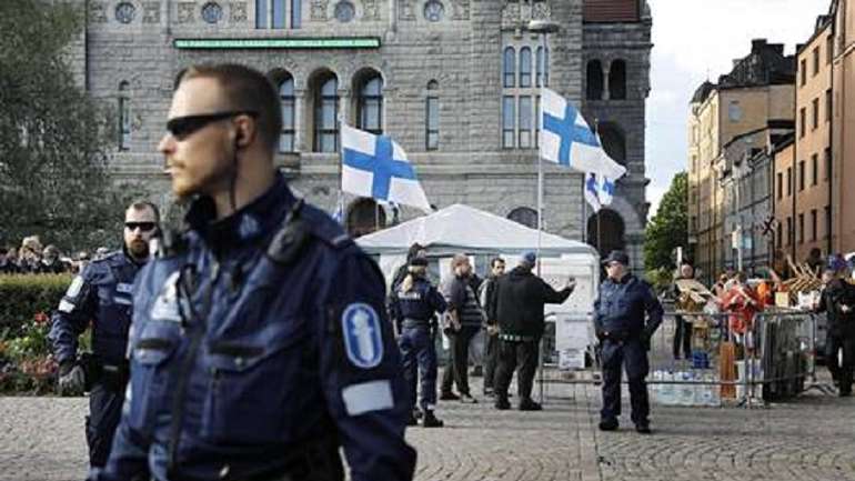 У Фінляндії незаконно звільнили правоохоронця, нібито за зв'язки з «Азовом»