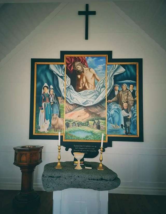 Український художник оздобив в Ісландії церкву_12