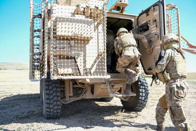 Броньовики Pars IV 6x6 поповнять інвентар ЗС Туреччини_1