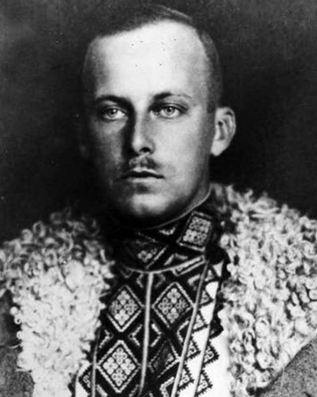 Василь Вишиваний, близько 1918 року