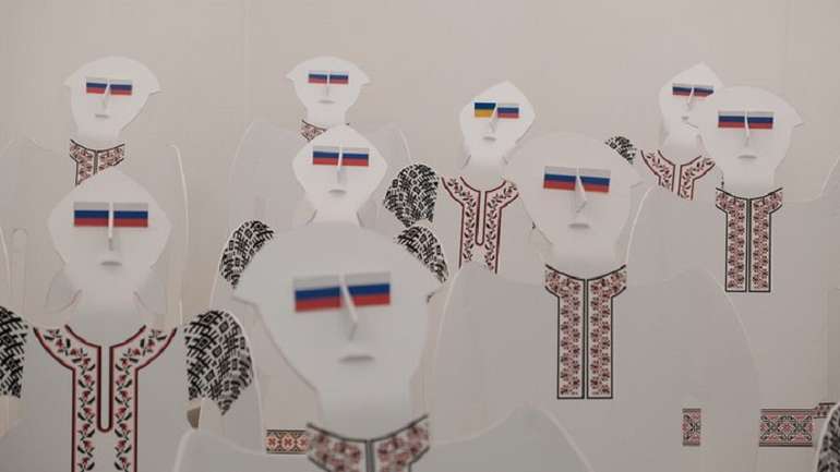 Автора інсталяції «Хохли» у Чернівцях допитали в СБУ