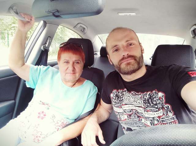 Мама співзасновника Правого сектору Ореста: В політику його привели воїни УПА, а до віри – сусідка_7