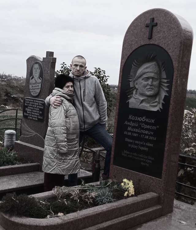 Мама співзасновника Правого сектору Ореста: В політику його привели воїни УПА, а до віри – сусідка_5