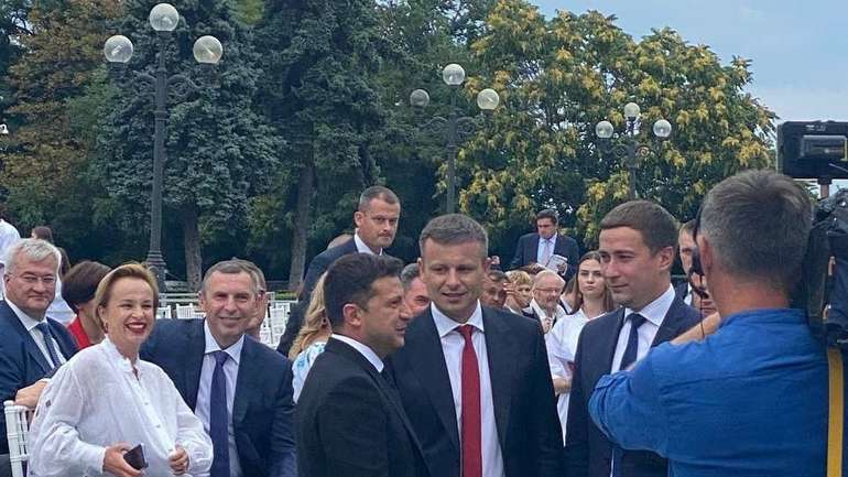 Вечірка для обраних у Маріїнському парку