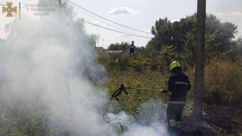 У День Незалежності вогнеборці Полтавщини загасили 13 пожеж