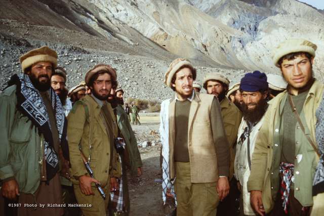 Ахмад Шах на чолі свого загону у горах Гіндукушу (весна 1987-го)