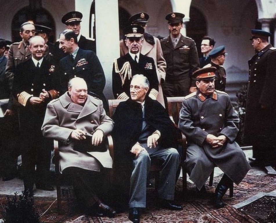 Груповий знімок учасників Ялтинської конференції: В.Черчилль, Ф. Д. Рузвельт, Й. В. Сталін