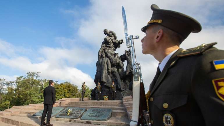 Зеленський намагається вкрасти в українців історичну пам'ять та прищепити почуття вини перед євреями