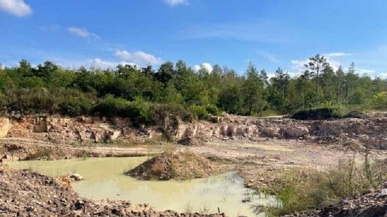 Майже 18 тисяч м³ пісковику незаконно видобули у Житомирській області