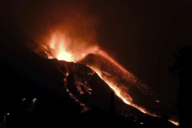 Виверження вулкану Кумбре-В'єха