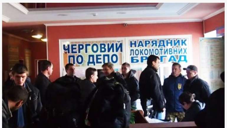 Більшовики в «Укрзалізниці» та під стінами «Більшовика»