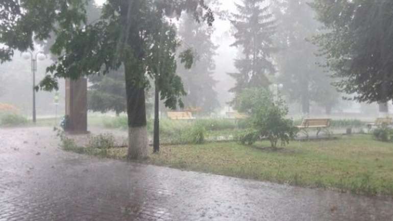 На Полтавщині очікуються сильні дощі — ДСНС попереджає про погіршення погодних умов