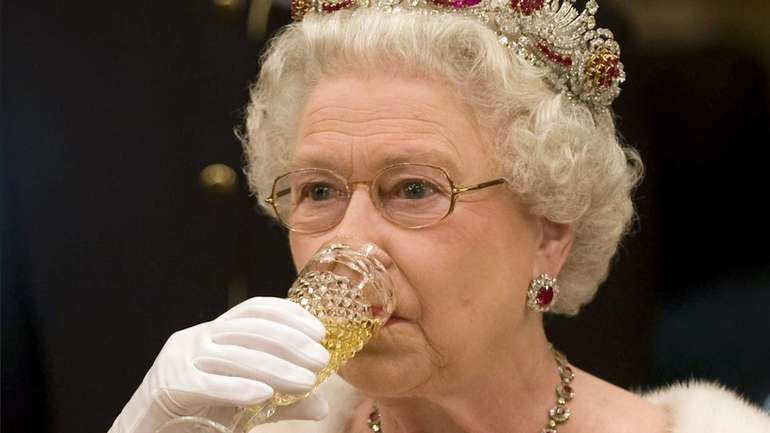 Королева Єлизавета II