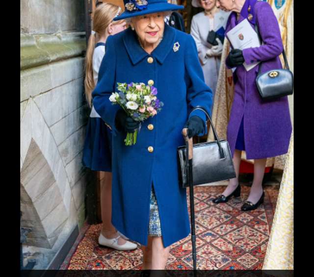 До цього Єлизавету II бачили з тростиною на офіційних заходах у 2003 і 2004 роках